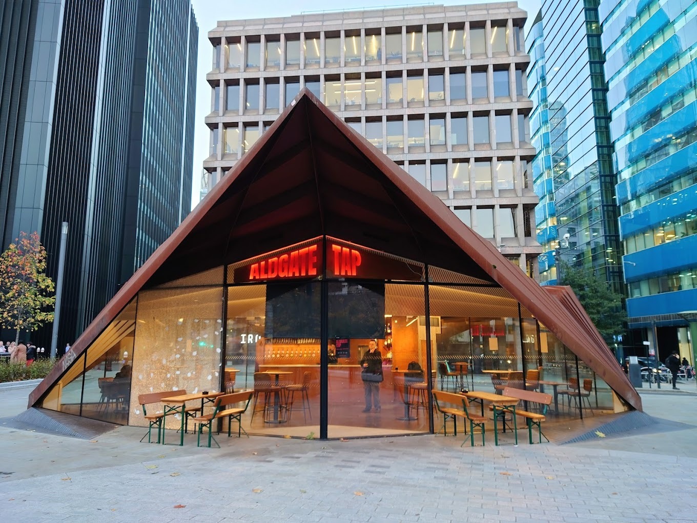 bringing-the-historic-inn-back-to-its-full-glory-o-aldgate-tap